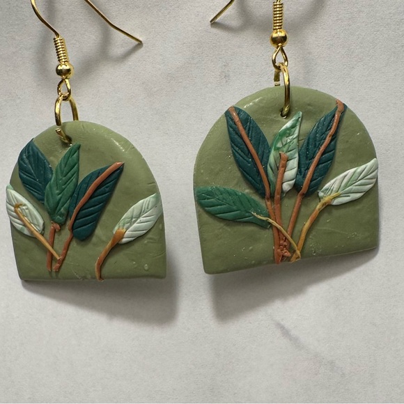 ❤️3 for $15❤️ Handmade Polymer clay green leaves earring - Picture 2 of 2
